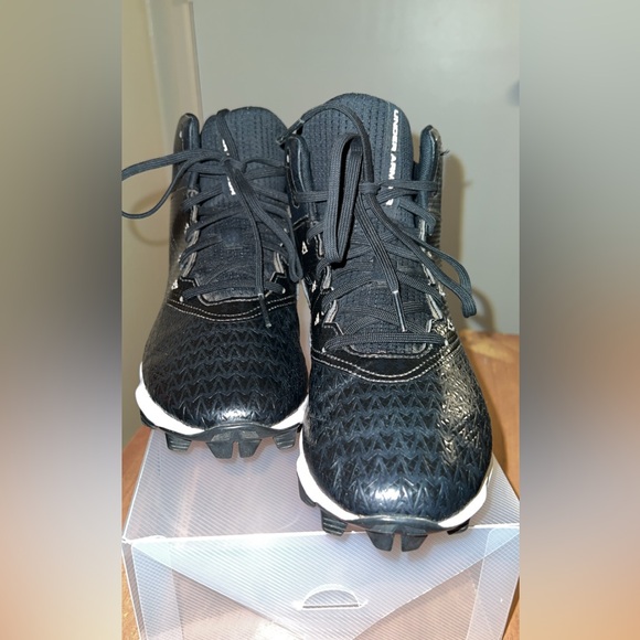 Under Armour football cleats black/white size 8 Mens. Good Condition - Picture 4 of 8